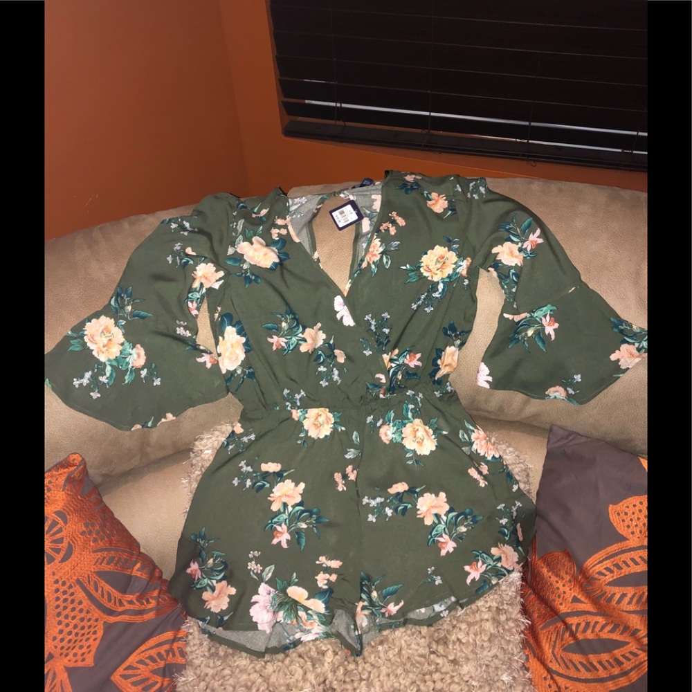 Uk2La Cute Flower Romper